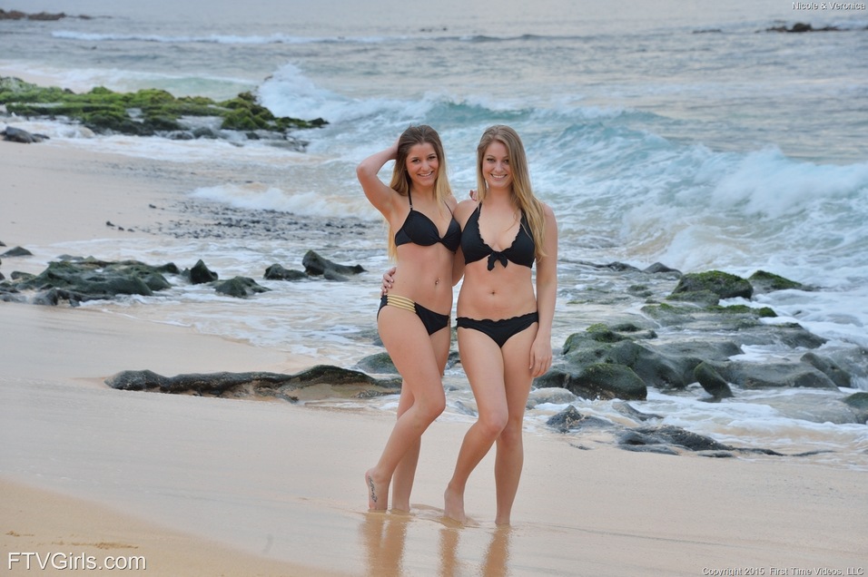 Красивые голые девушки секс на пляже фото